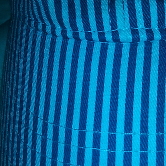 stripped hat - Picture 2 of 2